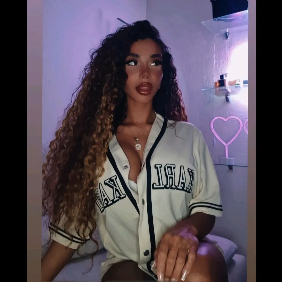 TikTok streamer gigijuju1 live recording preview